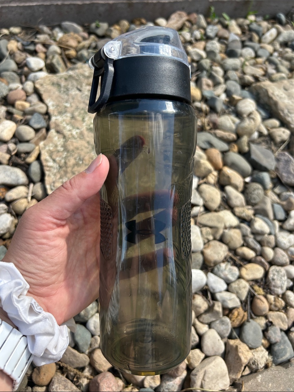 Under Armour Smoke Gray Plastic Flip Top Water Bottle 
24 oz - Picture 5 of 11